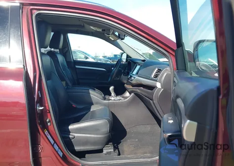 2015 Toyota Highlander Xle V6 from USA, damaged, VIN 5TDJKRFH6FS197729